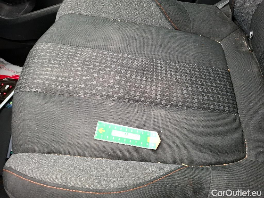 Peugeot  3008  Active Pack 1.5 HDi 130CV BVA8 E6d #33