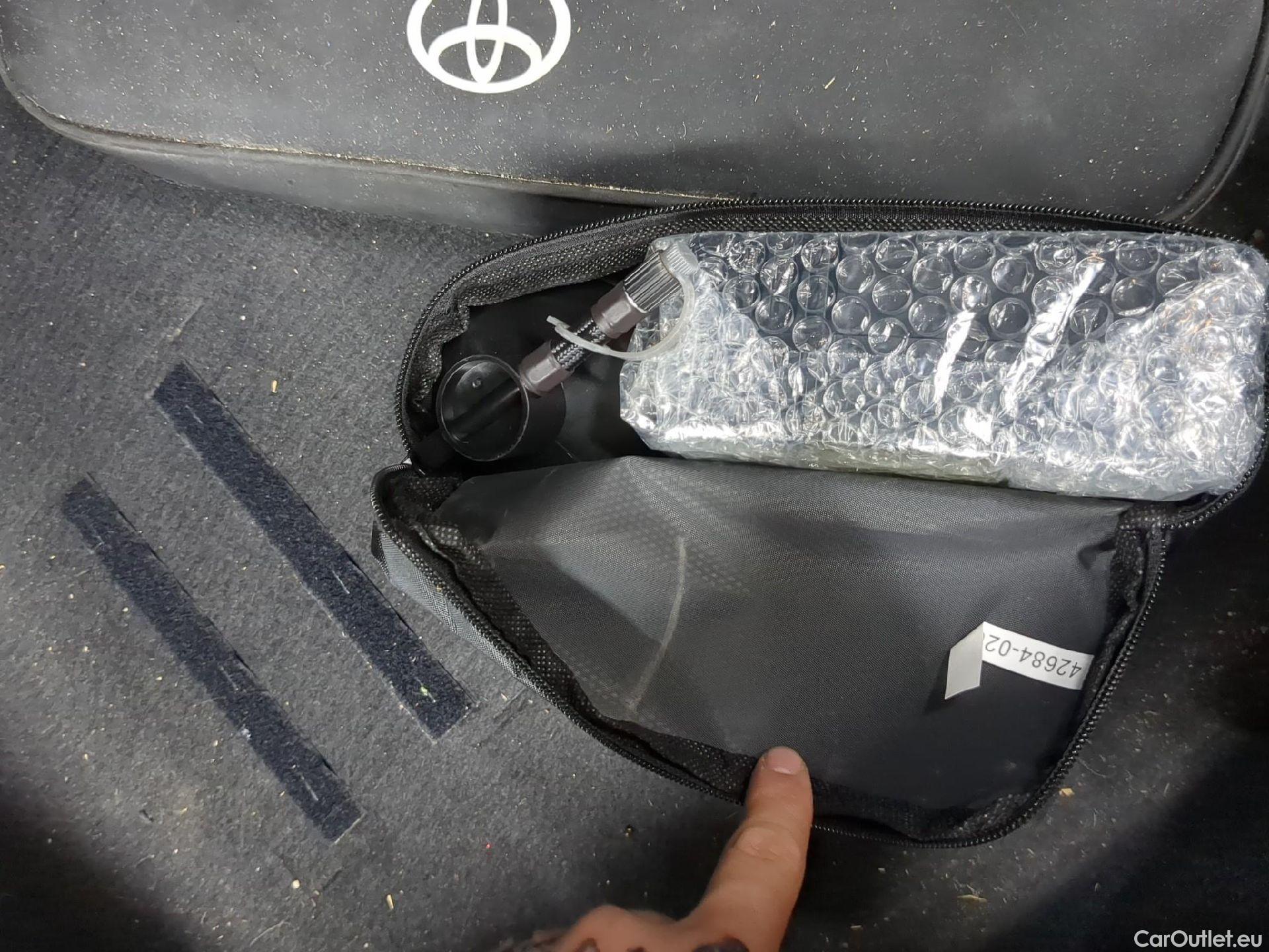 Toyota  Corolla TOYOTA  Touring Sports / 2018 / 5P / Break Hybride 122h Dynamic Business Beyond Zer #14