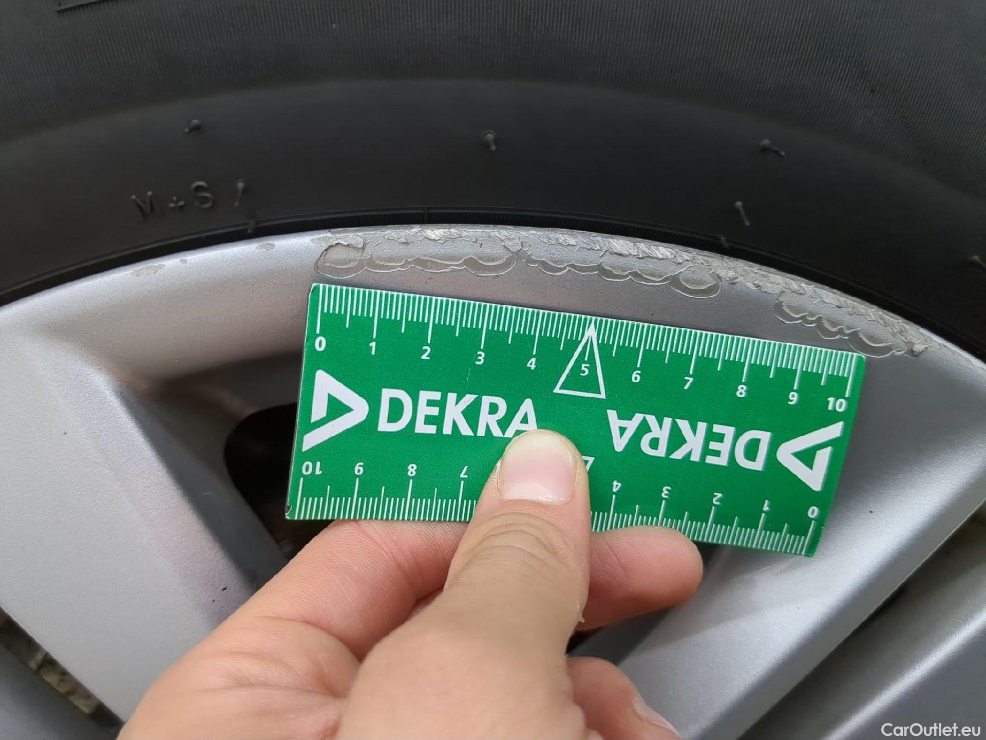 Toyota  Corolla TOYOTA  Touring Sports / 2018 / 5P / Break Hybride 122h Dynamic Business Beyond Zer #8