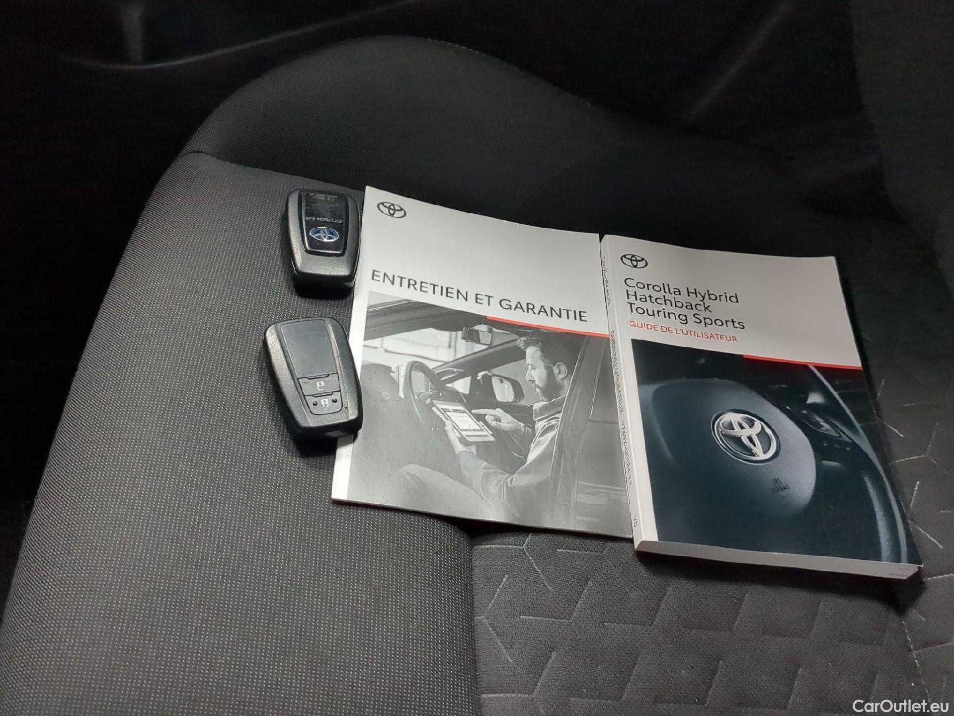 Toyota  Corolla TOYOTA  Touring Sports / 2018 / 5P / Break Hybride 122h Dynamic Business Beyond Zer #8