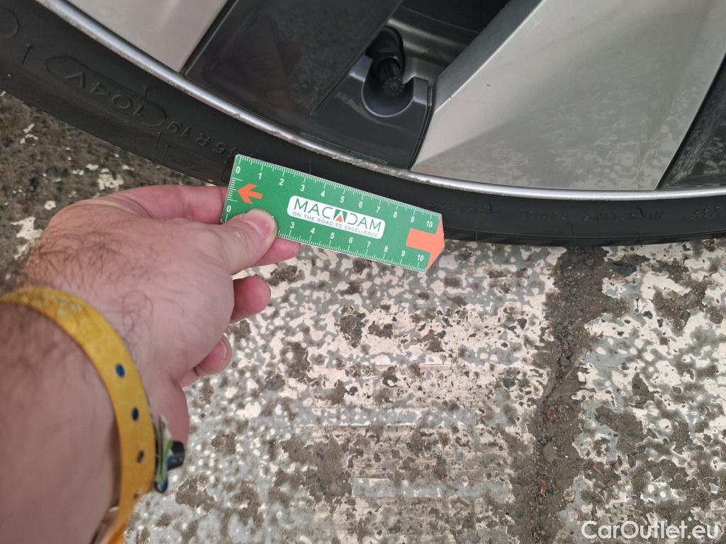 Tesla  Model Y TESLA  / 2020 / 5P / SUV Grand Autonomie Dual Motor AWD #23