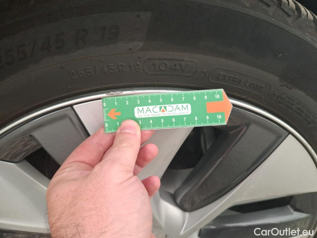 Tesla  Model Y TESLA  / 2020 / 5P / SUV Grand Autonomie Dual Motor AWD #16