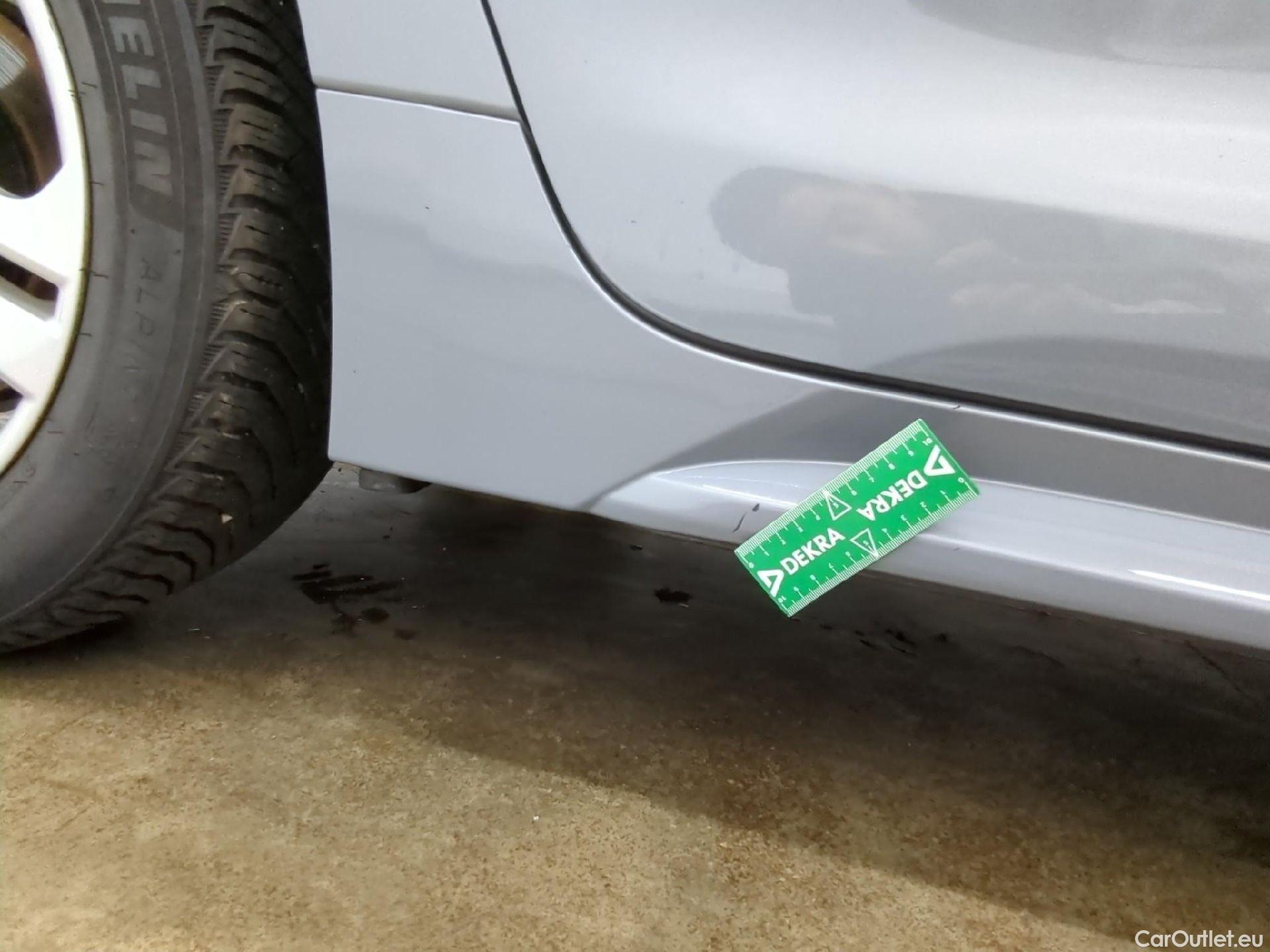 Toyota  Corolla TOYOTA  Touring Sports / 2018 / 5P / Break Hybride 122h Dynamic Business Beyond Zer #26