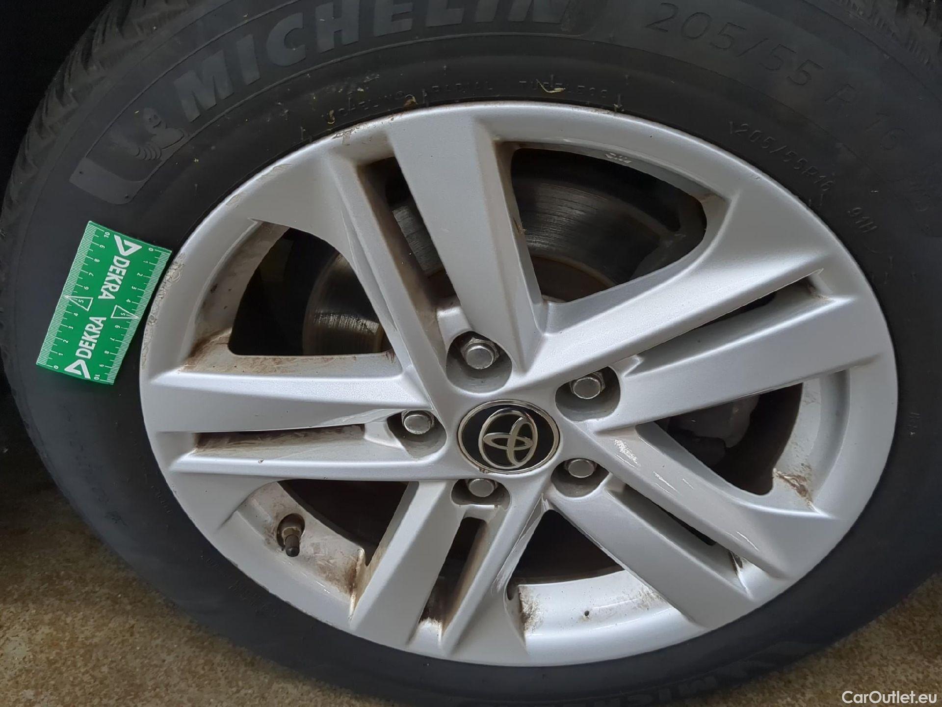 Toyota  Corolla TOYOTA  Touring Sports / 2018 / 5P / Break Hybride 122h Dynamic Business Beyond Zer #4