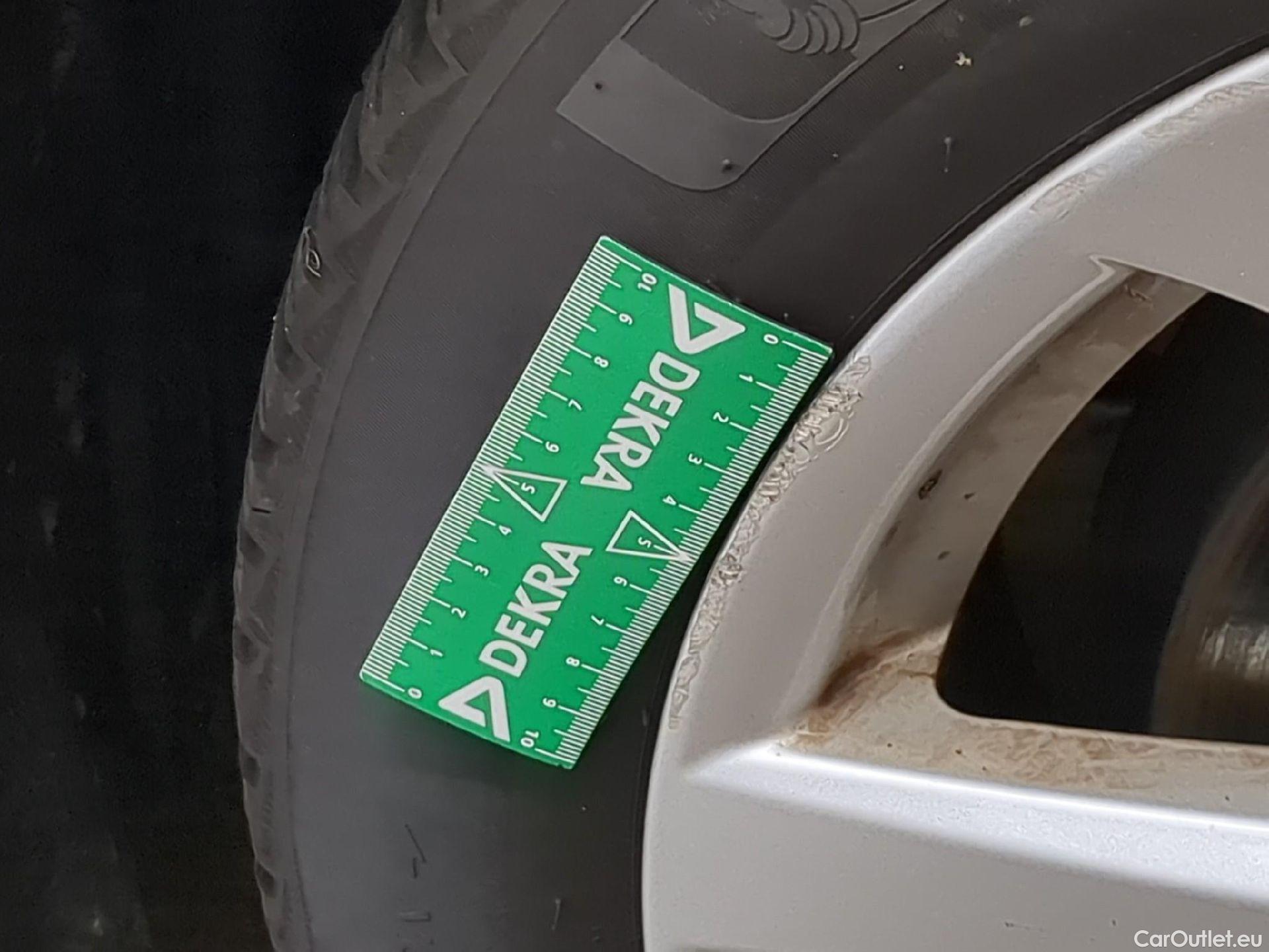 Toyota  Corolla TOYOTA  Touring Sports / 2018 / 5P / Break Hybride 122h Dynamic Business Beyond Zer #2