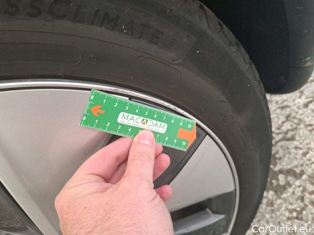 Tesla  Model Y TESLA  / 2020 / 5P / SUV Grand Autonomie Dual Motor AWD #22