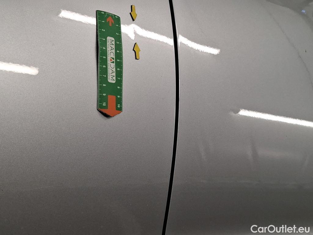 Toyota  Corolla TOYOTA  / 2018 / 5P / Berline Hybride 184h Dynamic Business Beyond Zer #33