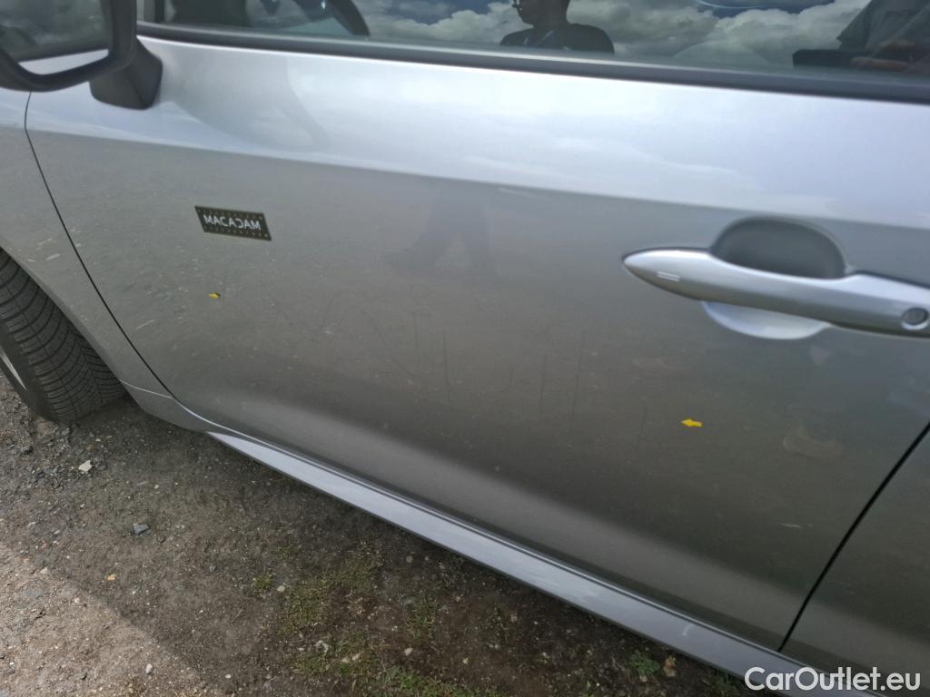 Toyota  Corolla TOYOTA  / 2018 / 5P / Berline Hybride 122h Dynamic Business Beyond Zer #7