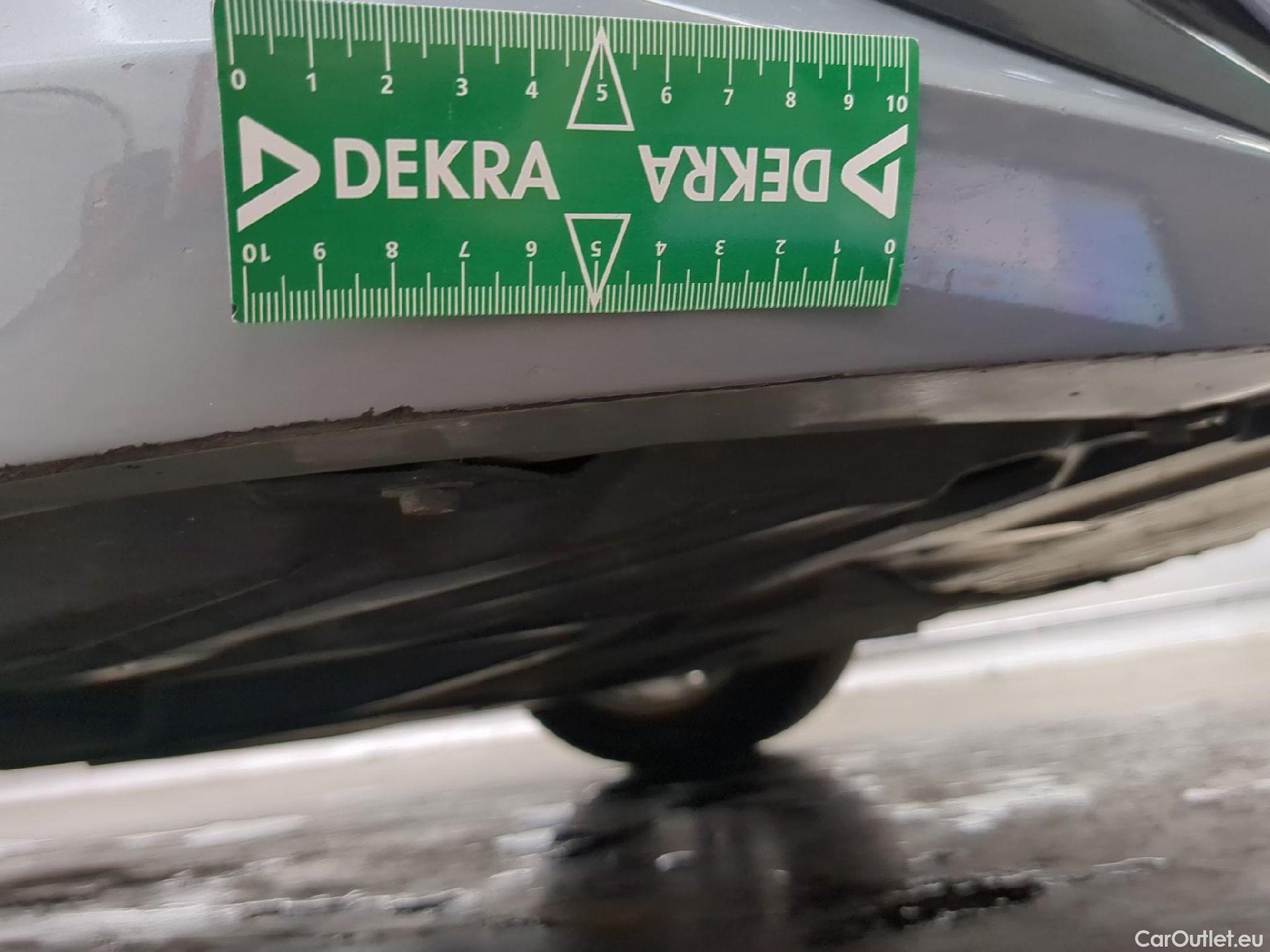 Toyota  Corolla TOYOTA  Touring Sports / 2018 / 5P / Break Hybride 122h Dynamic Business Beyond Zer #38