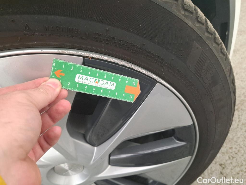 Tesla  Model Y TESLA  / 2020 / 5P / SUV Grand Autonomie Dual Motor AWD #26