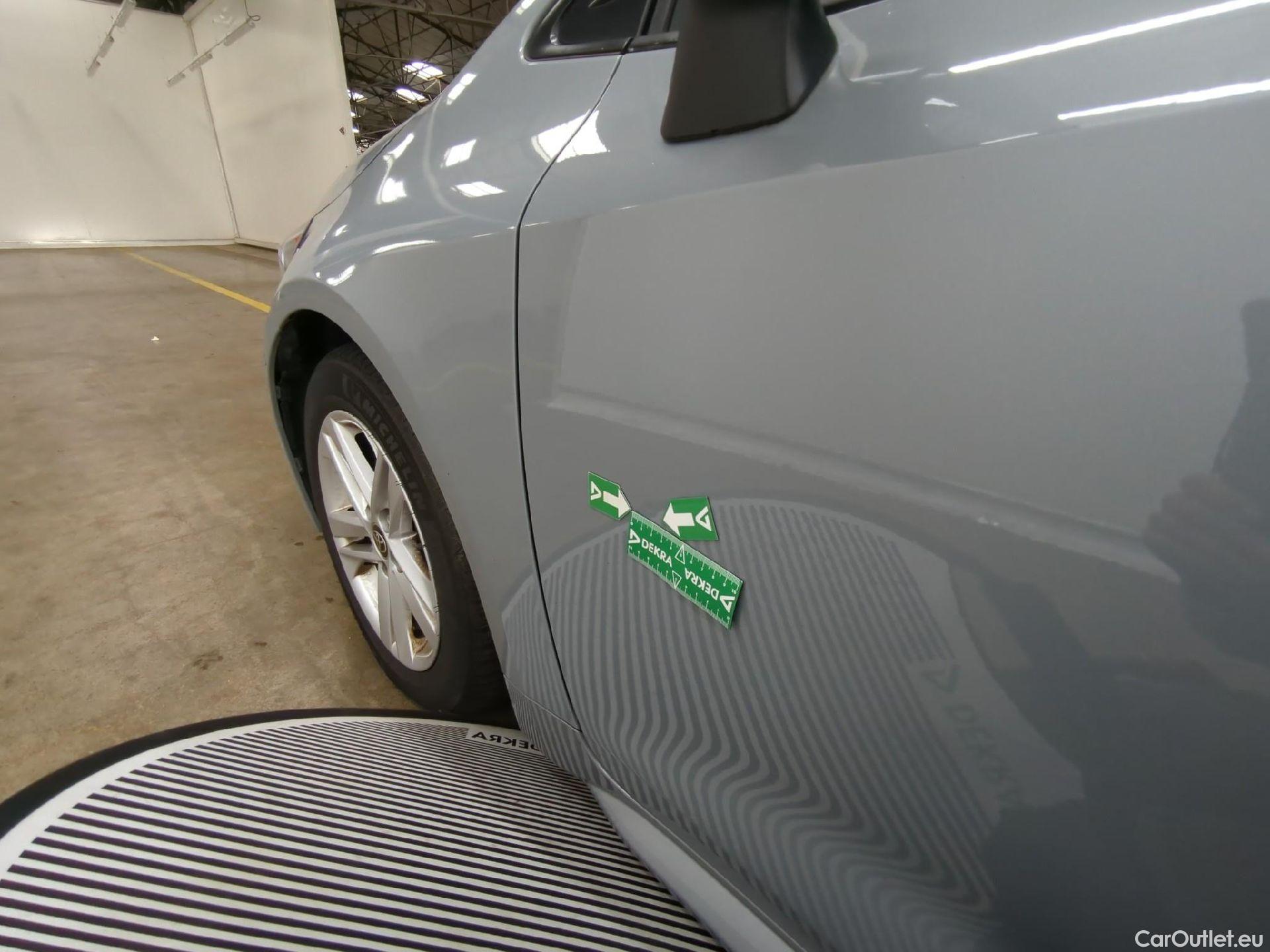 Toyota  Corolla TOYOTA  Touring Sports / 2018 / 5P / Break Hybride 122h Dynamic Business Beyond Zer #40