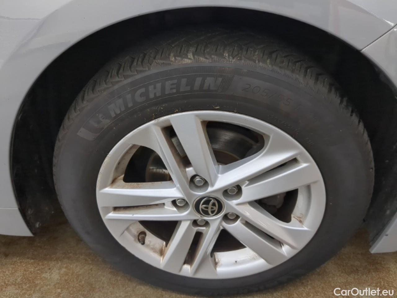 Toyota  Corolla TOYOTA  Touring Sports / 2018 / 5P / Break Hybride 122h Dynamic Business Beyond Zer #1