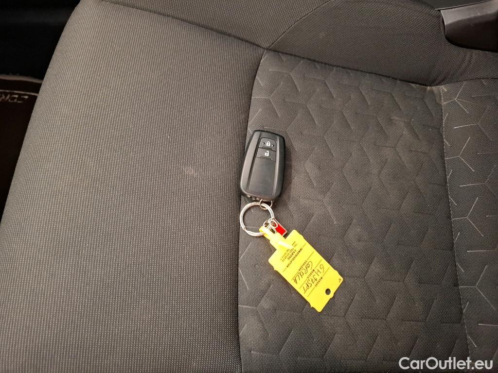 Toyota  Corolla TOYOTA  / 2018 / 5P / Berline Hybride 184h Dynamic Business Beyond Zer #12