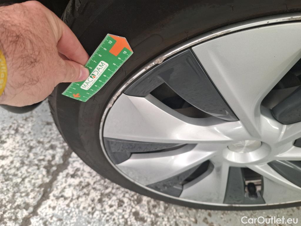 Tesla  Model Y TESLA  / 2020 / 5P / SUV Grand Autonomie Dual Motor AWD #4