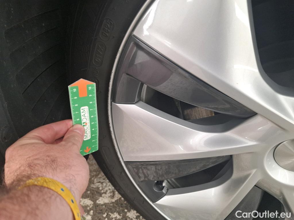 Tesla  Model Y TESLA  / 2020 / 5P / SUV Grand Autonomie Dual Motor AWD #19