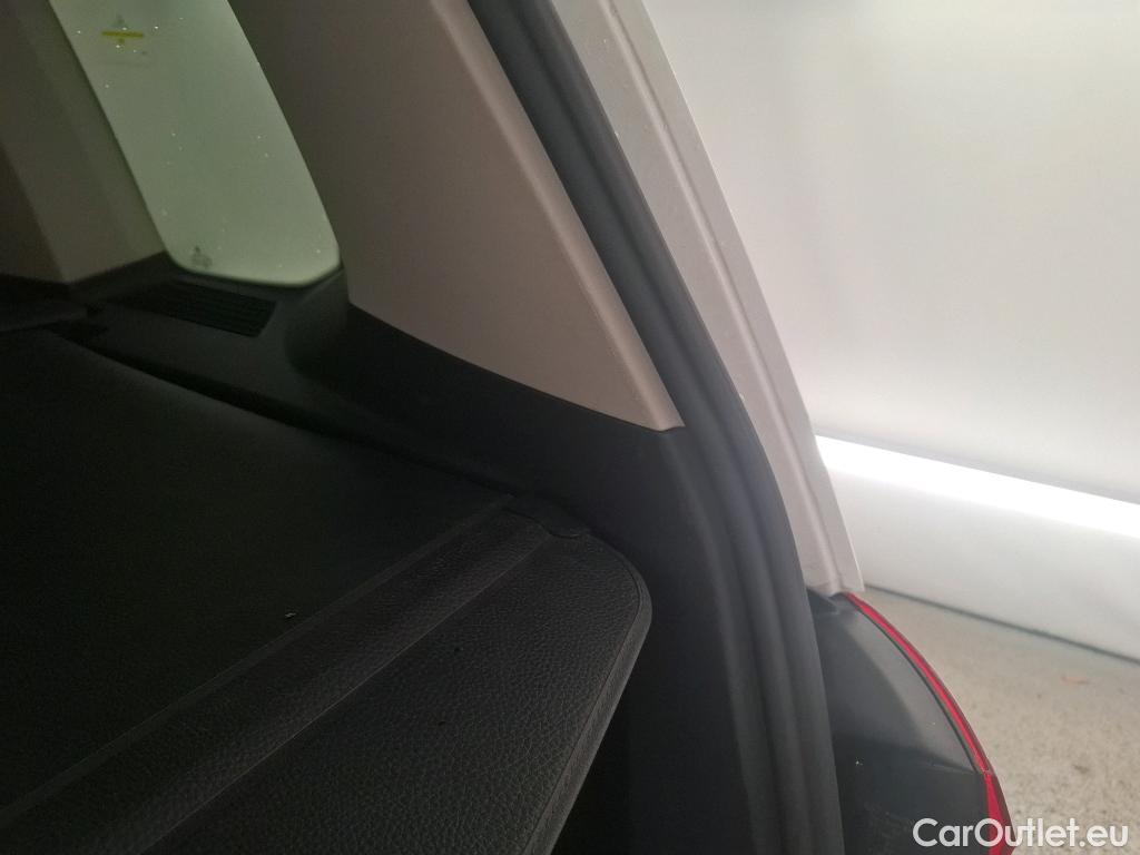  Volkswagen  Touran  Lounge Business BMT/Start-Stopp 2.0 TDI 150CV BVA7 E6d #1