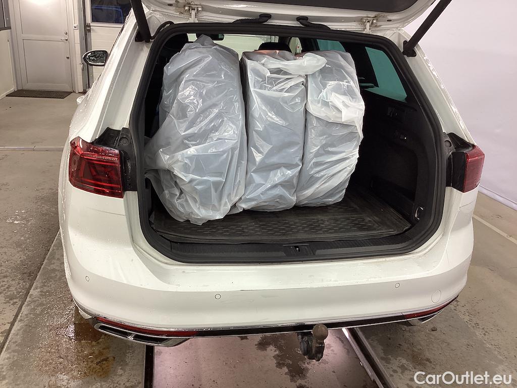 Volkswagen  Passat TDI 200 4M SC Executive R-Line Drag Värmare #9