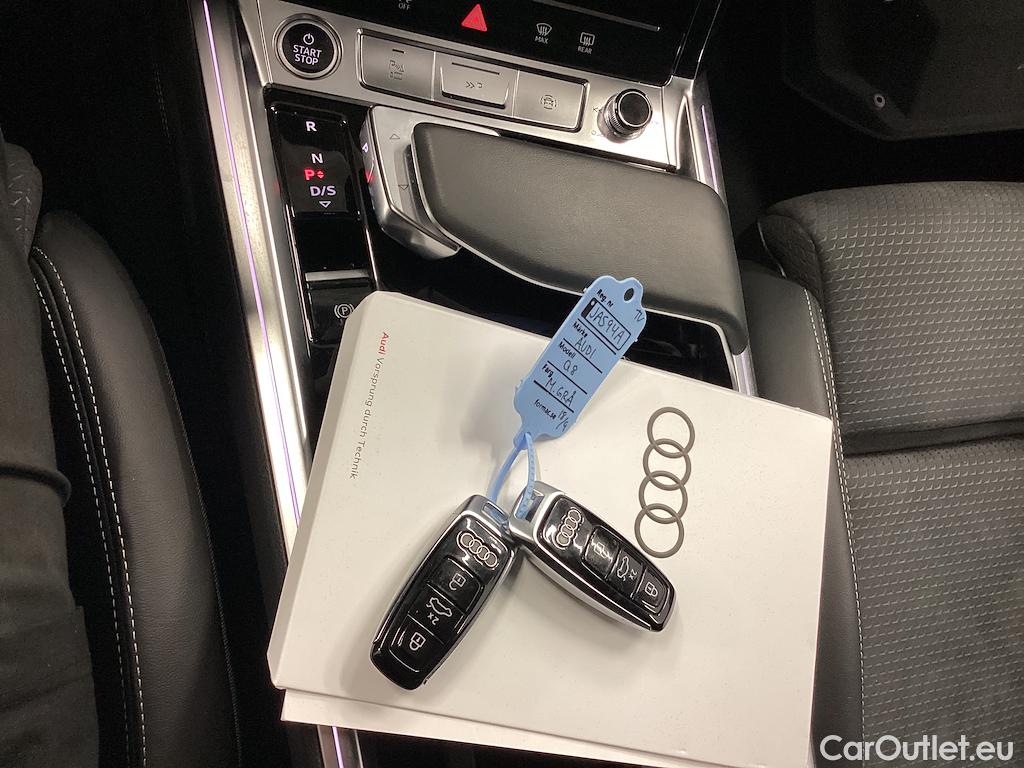 Audi  Q8 portback 55 e-tron quattro S-Line Selection Pano Drag #8