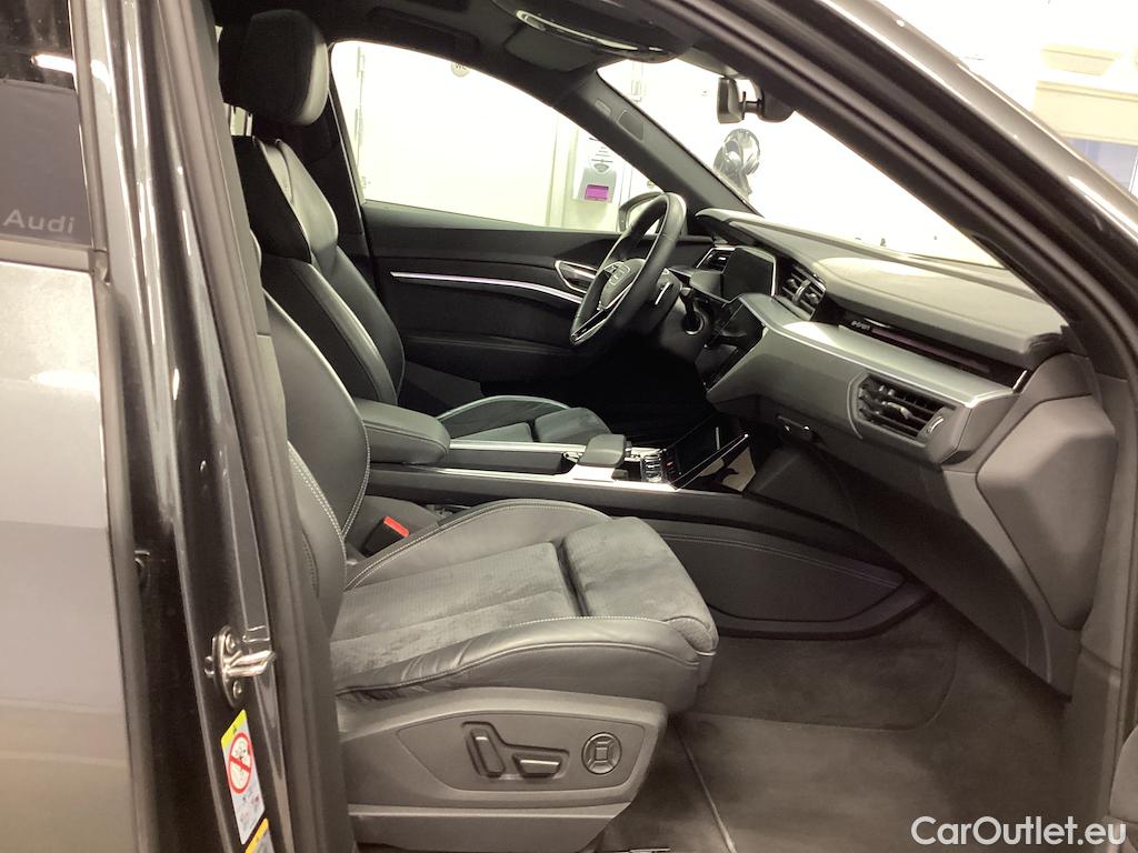 Audi  Q8 portback 55 e-tron quattro S-Line Selection Pano Drag #7