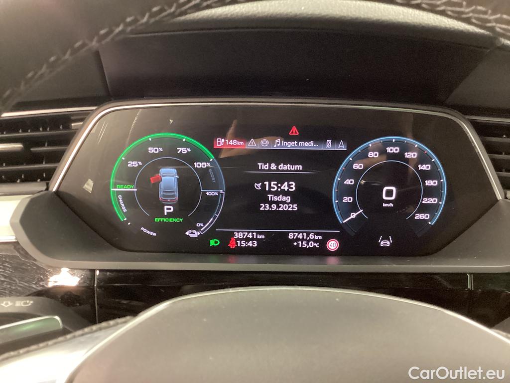 Audi  Q8 portback 55 e-tron quattro S-Line Selection Pano Drag #14