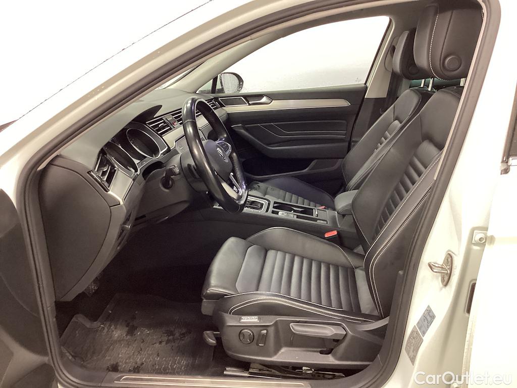 Volkswagen  Passat TDI 190 4M SC Executive R-Line Drag Värmare #10