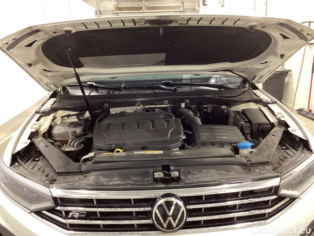 Volkswagen  Passat TDI 200 4M SC Executive R-Line Drag Värmare #15