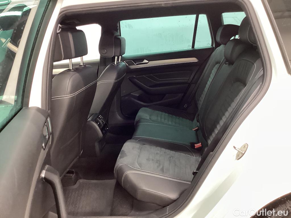 Volkswagen  Passat TDI 200 4M SC Executive R-Line Drag Värmare #10