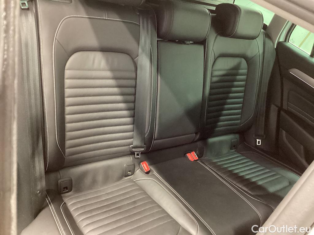 Volkswagen  Passat TDI 190 4M SC Executive R-Line Drag Värmare #8