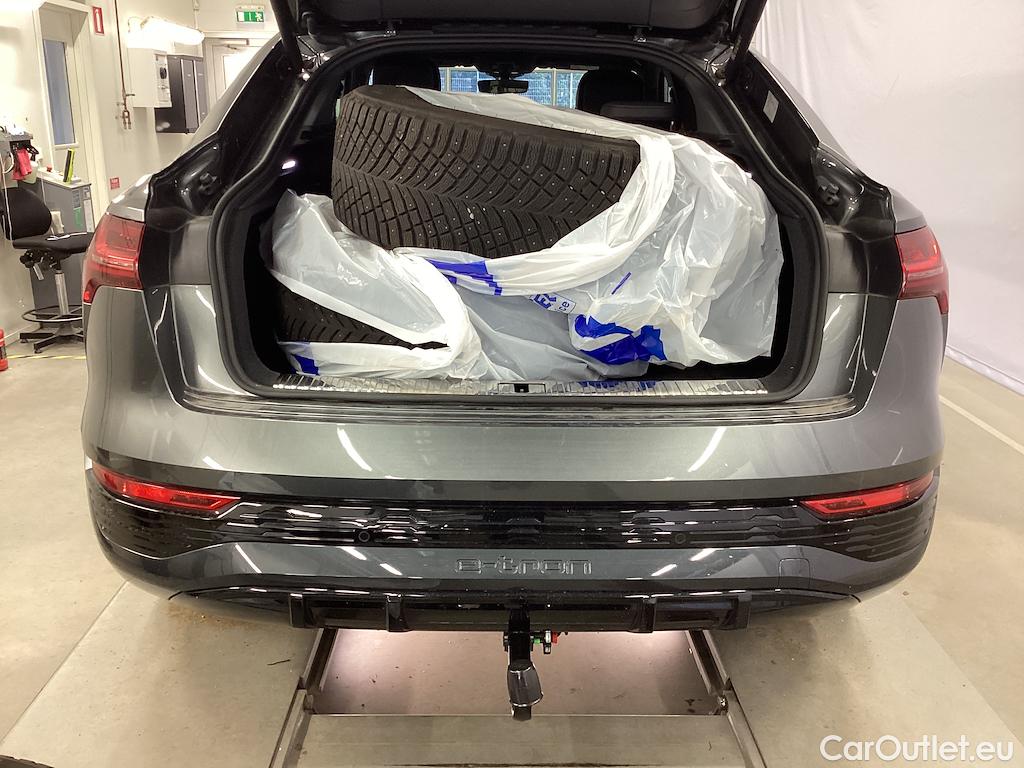 Audi  Q8 portback 55 e-tron quattro S-Line Selection Pano Drag #10