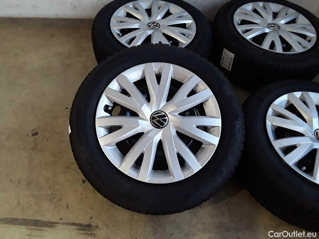 Volkswagen  Golf  1.5 eTSI OPF DSG Style Automatic Petrol/Electric  45 #17