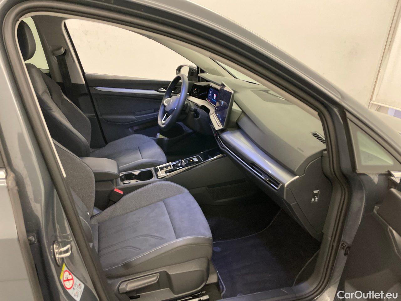 Volkswagen  Golf  1.5 eTSI OPF DSG Style Automatic Petrol/Electric  45 #6