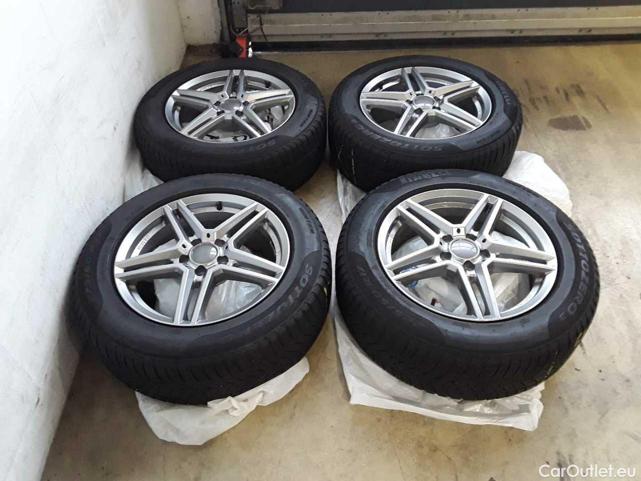 Audi  A6 Avant 40 TDI S tronic sport Automatic Diesel/Electric  33 #11