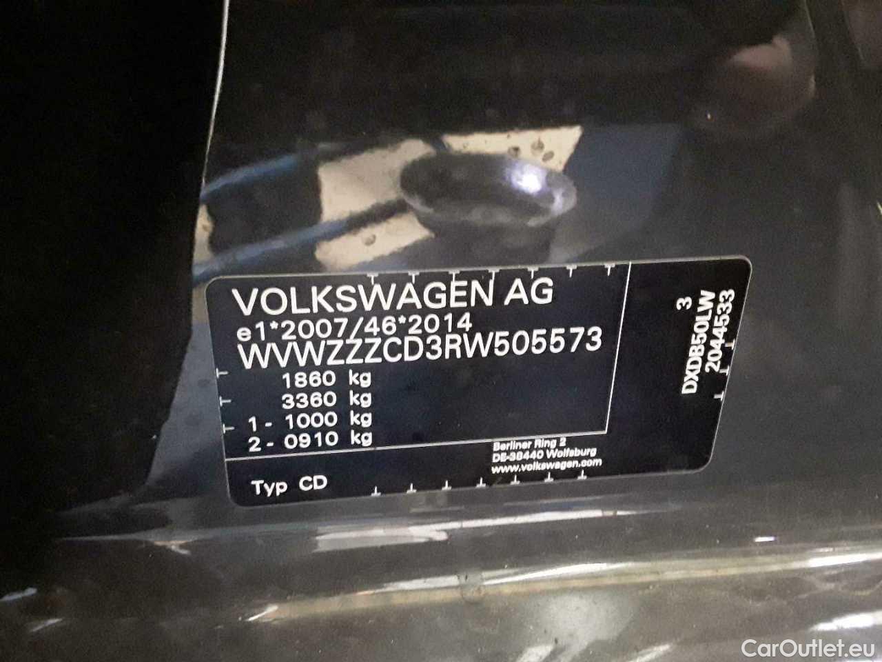 Volkswagen  Golf  1.5 eTSI OPF DSG Style Automatic Petrol/Electric  45 #12