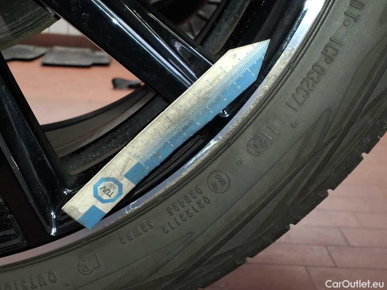 Mercedes  GLB 220 d 4Matic 8G-DCT AMG Line Automatic Diesel  39 #41