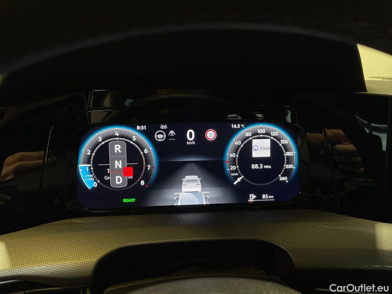 Volkswagen  Golf  1.5 eTSI OPF DSG Style Automatic Petrol/Electric  45 #8