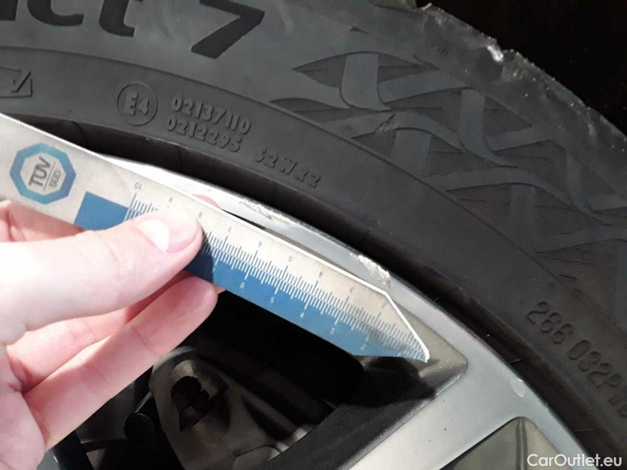 Audi  A6 Avant 40 TDI S tronic sport Automatic Diesel/Electric  33 #37