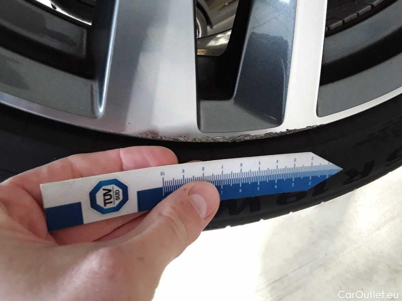 Audi  A6 Avant 40 TDI S tronic sport Automatic Diesel/Electric  33 #34