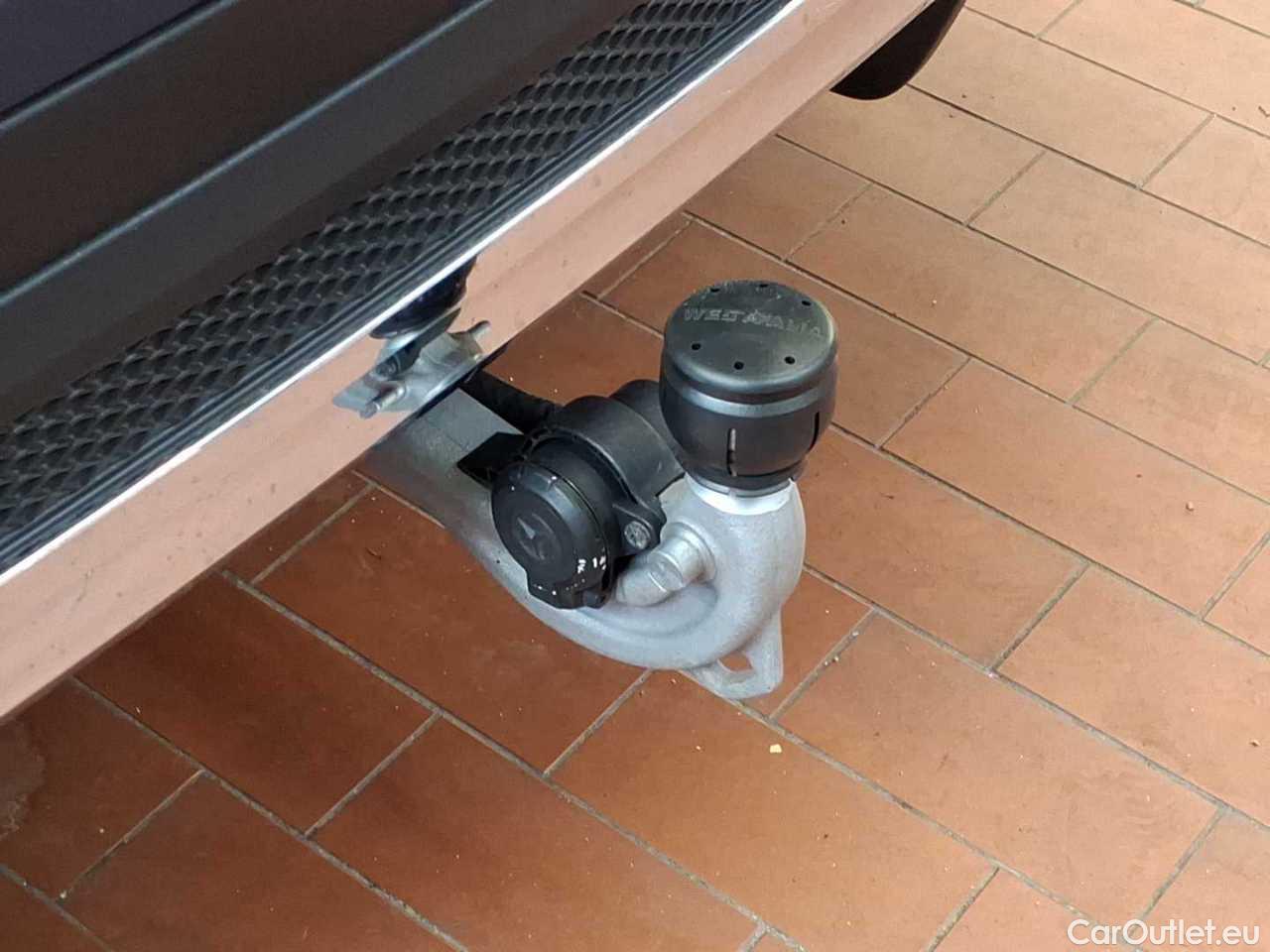 Mercedes  GLB 220 d 4Matic 8G-DCT AMG Line Automatic Diesel  39 #20