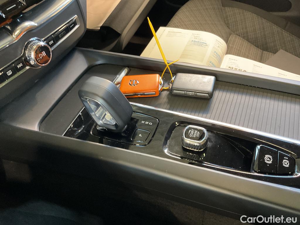 Volvo  XC60 T6 Recharge 350 AWD Core Edt VOC Panorama #10