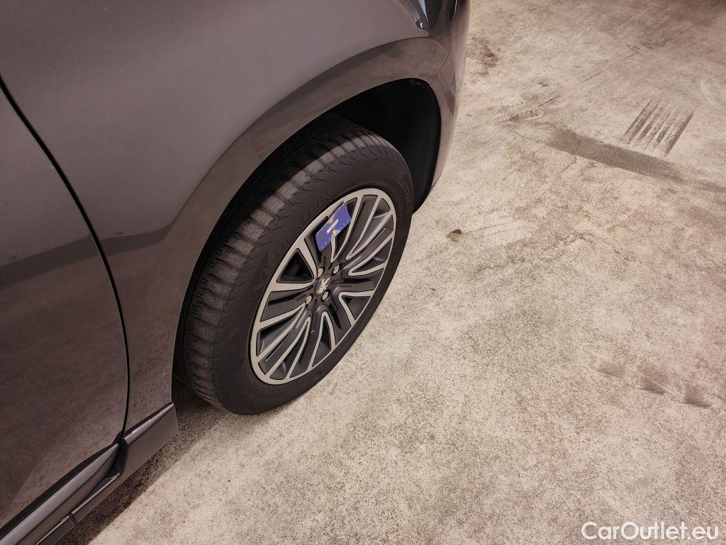 Peugeot  2008 Peugeot  1.2 Puretech 61kW S&S Active 5d #21