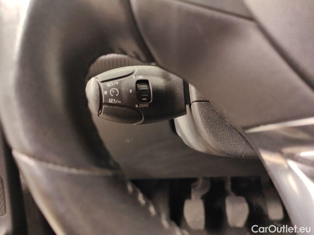 Peugeot  2008 Peugeot  1.2 Puretech 61kW S&S Active 5d #34