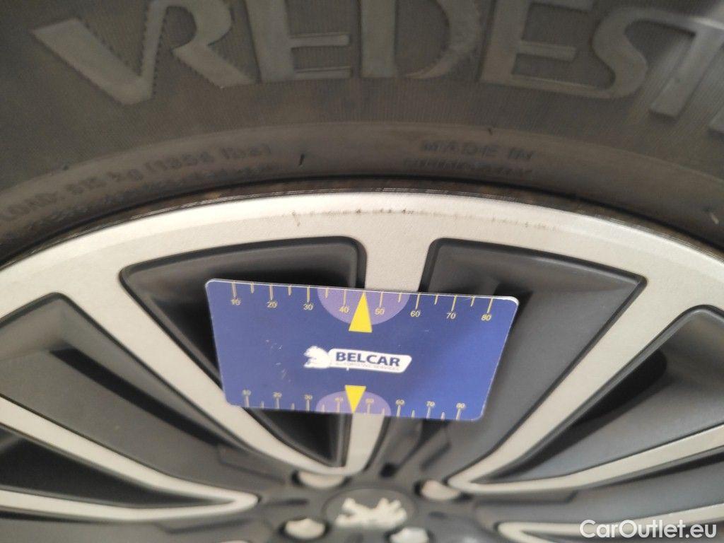 Peugeot  2008 Peugeot  1.2 Puretech 61kW S&S Active 5d #55