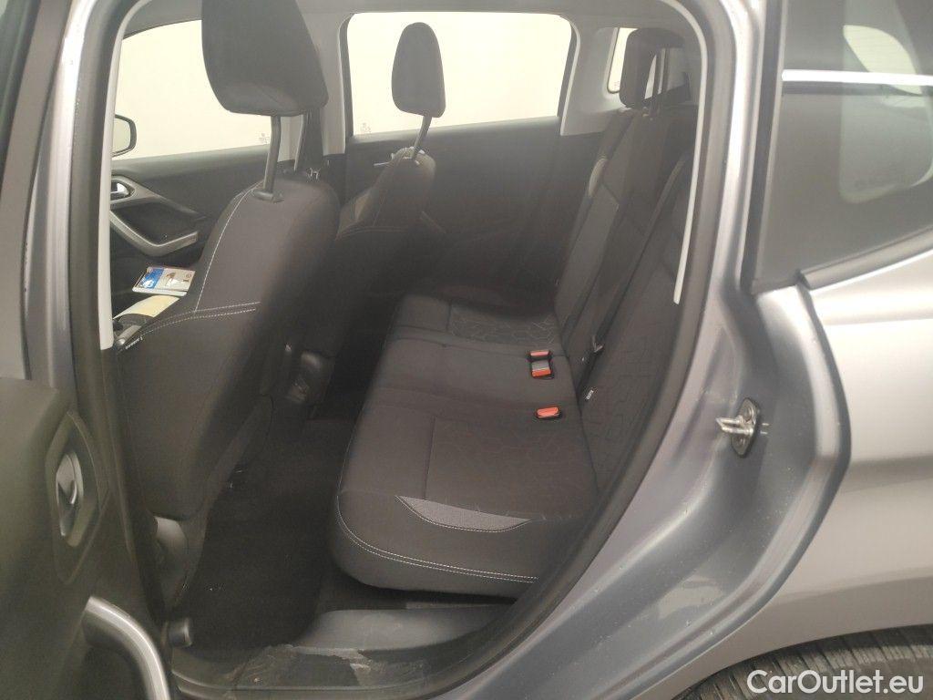 Peugeot  2008 Peugeot  1.2 Puretech 61kW S&S Active 5d #10