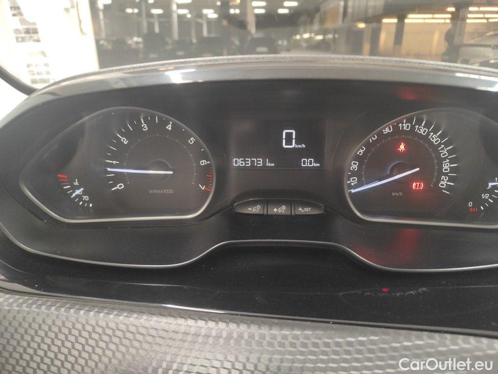 Peugeot  2008 Peugeot  1.2 Puretech 61kW S&S Active 5d #6