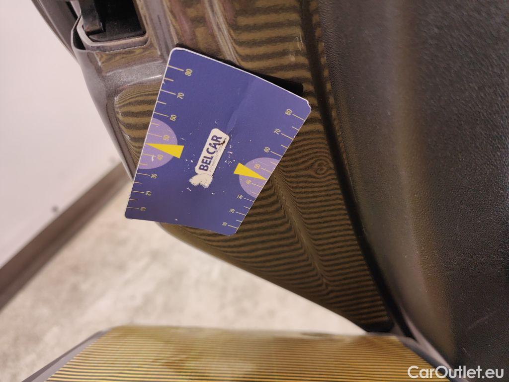 Peugeot  2008 Peugeot  1.2 Puretech 61kW S&S Active 5d #20