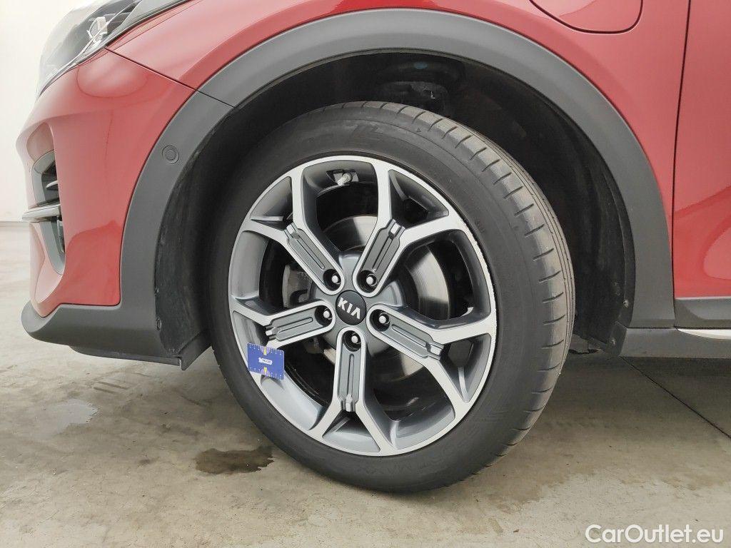 KIA  XCeed KIA  1.6 GDi PHEV DCT Sense 5d #44