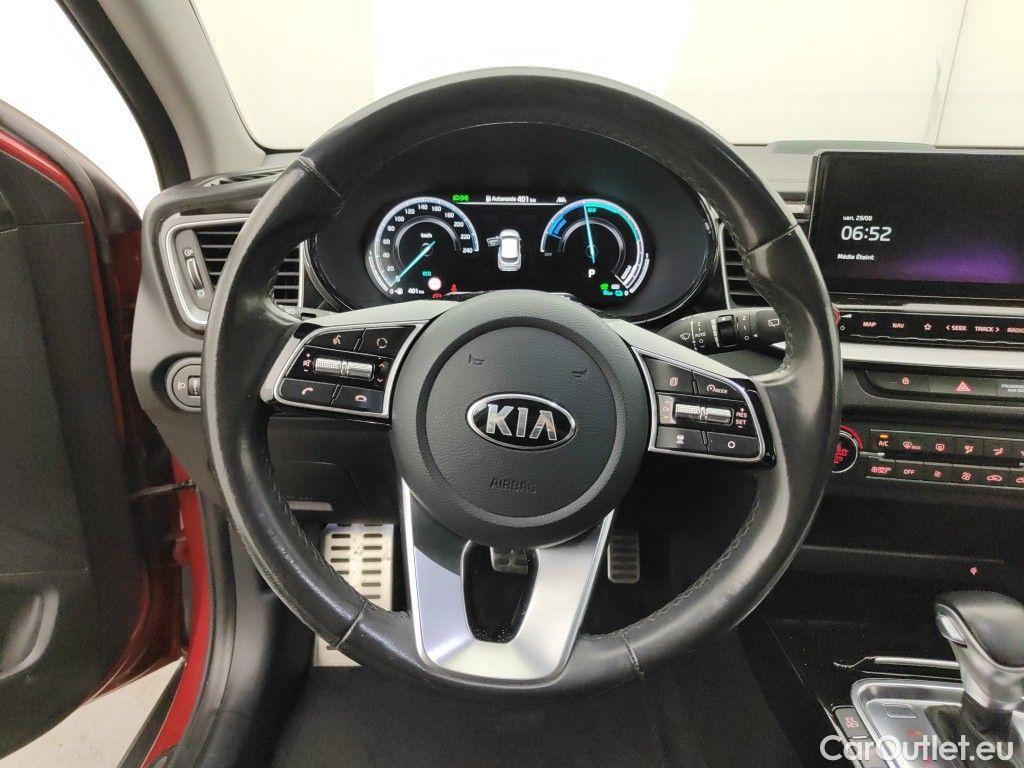 KIA  XCeed KIA  1.6 GDi PHEV DCT Sense 5d #31