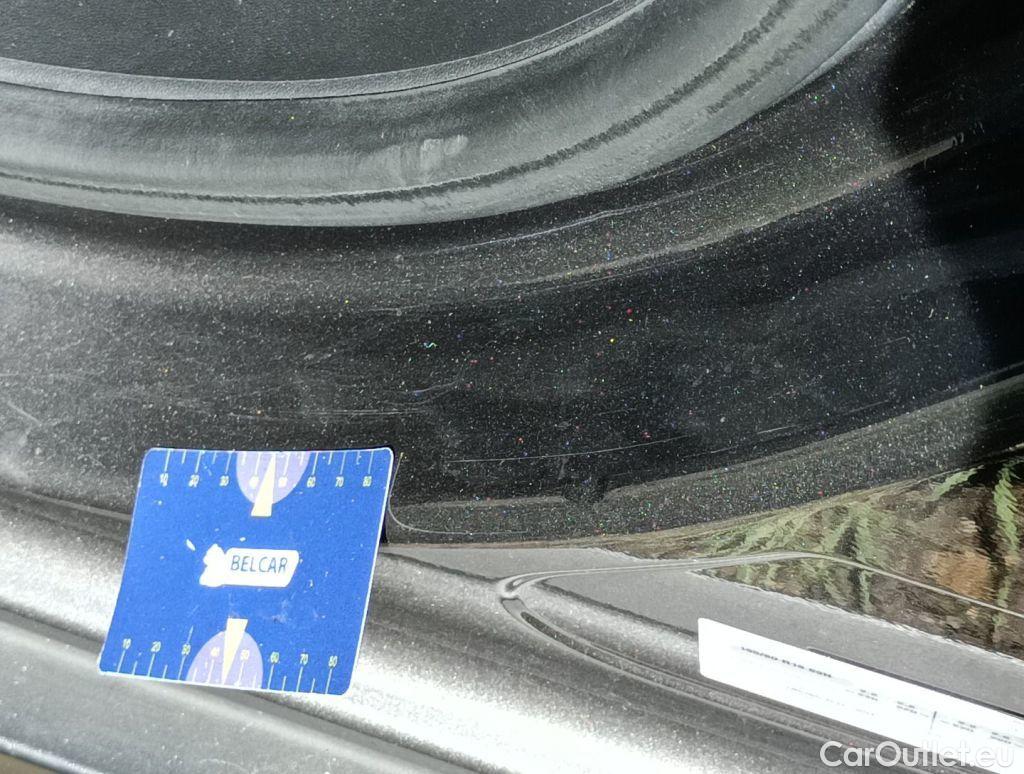 Peugeot  2008 Peugeot  1.2 Puretech 61kW S&S Active 5d #43