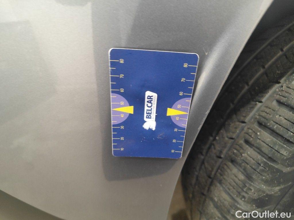 Peugeot  2008 Peugeot  1.2 Puretech 61kW S&S Active 5d #23