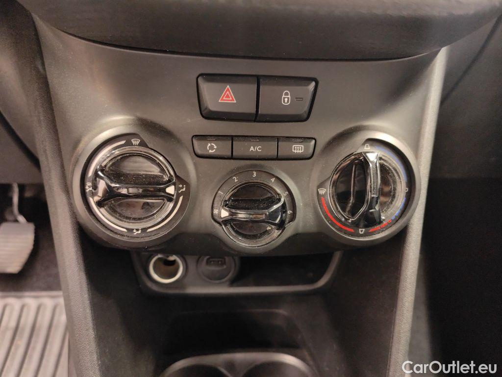 Peugeot  2008 Peugeot  1.2 Puretech 61kW S&S Active 5d #35